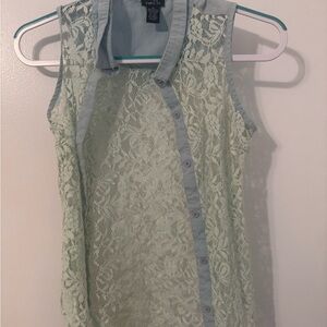 🗣️‼️3/$10 Rue21 Vintage Mint Lace Button-Up Vest Blouse